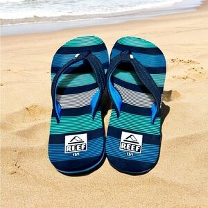 Reef Kids Ahi Flip Flops Deep Sea Stripes Navy Teal Water Friendly Sandals Youth